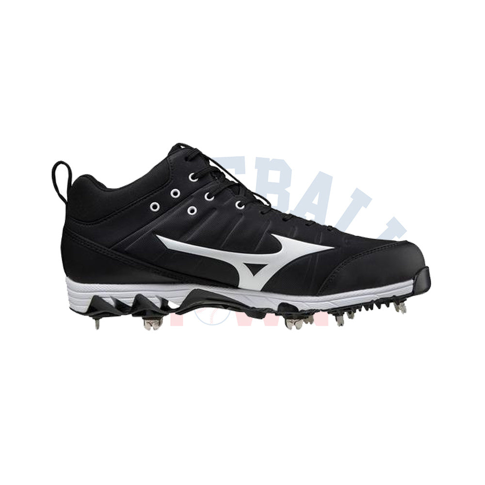 9-Spike Ambition 2 Mid Metal Cleats