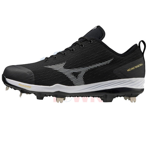 Dominant 4 Low Metal Cleats