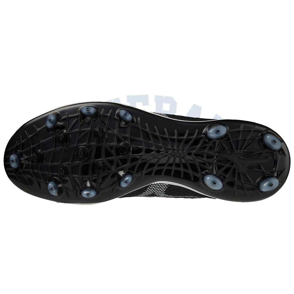Dominant 4 TPU Low Cleats