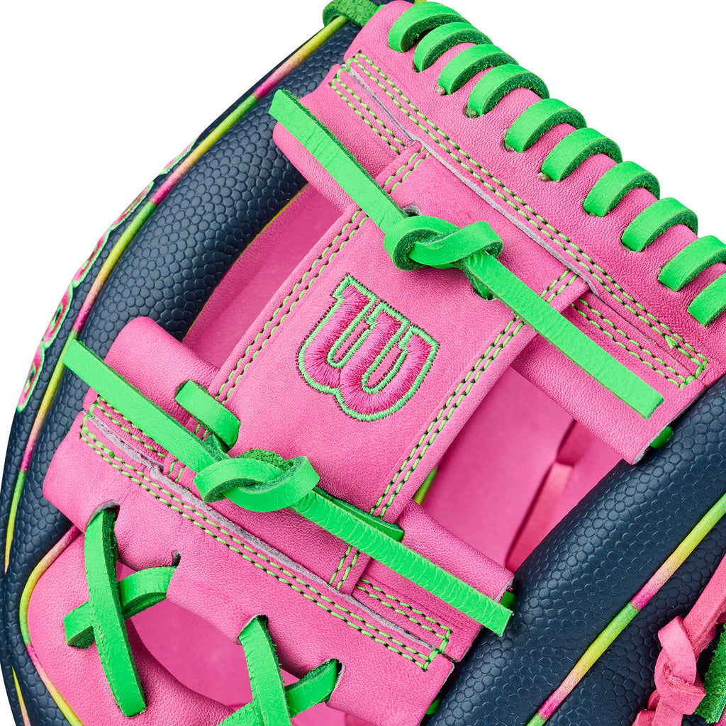Gant de Baseball du Mois Juin 2026 Wilson A2000 Flashy Flamingo 1724 11.75"