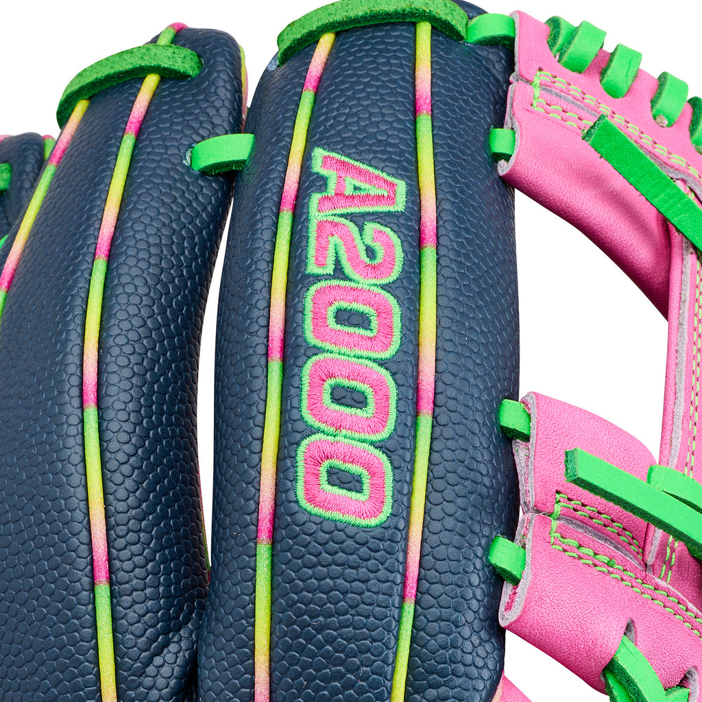 Gant de Baseball du Mois Juin 2026 Wilson A2000 Flashy Flamingo 1724 11.75"
