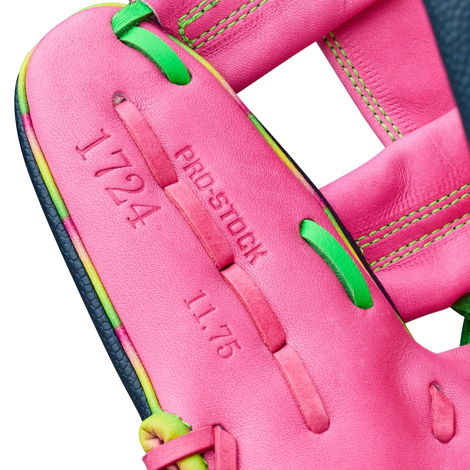 Gant de Baseball du Mois Juin 2026 Wilson A2000 Flashy Flamingo 1724 11.75"