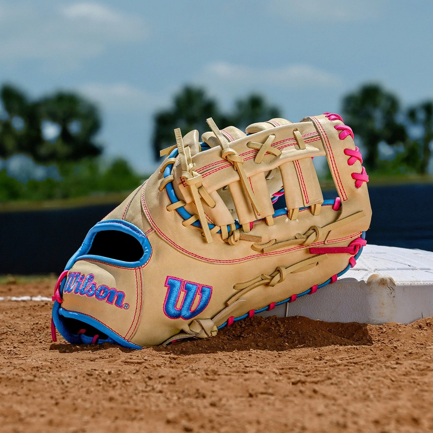 Wilson 2026 A1000 1620 12.5" Firstbase Baseball Glove