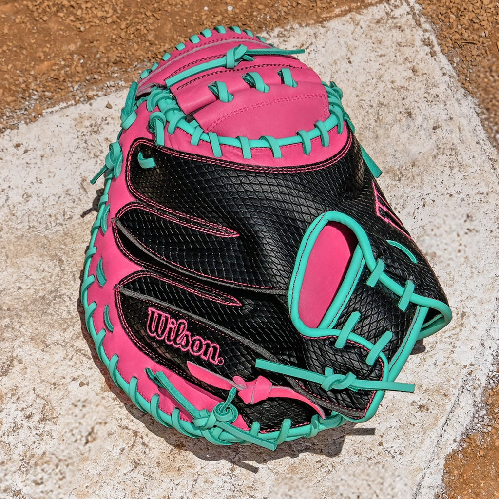 Wilson 2026 A1000 CM33 SuperSnakeSkin 33" Catcher's Baseball Glove