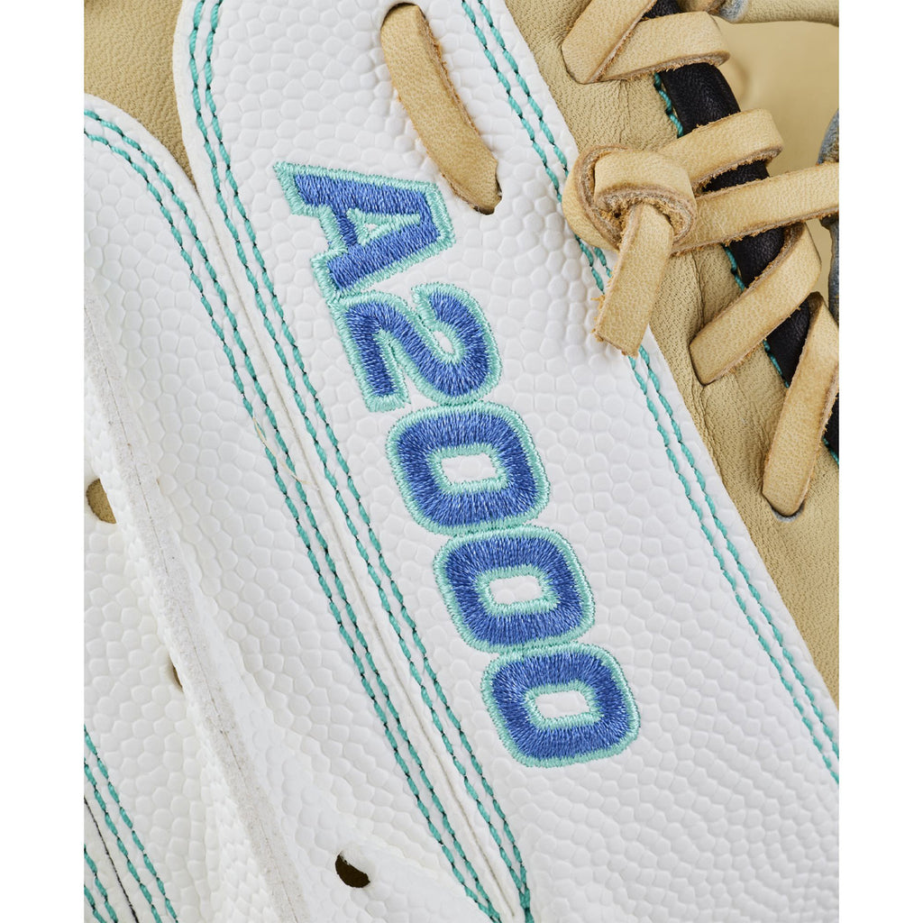 Beige/White