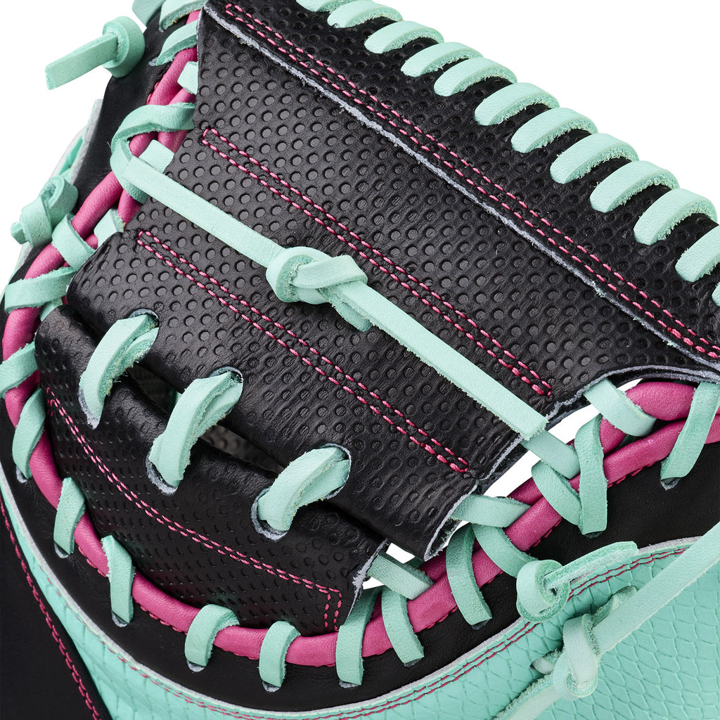 Wilson 2026 Spring A2000 M23SS 33.5'' Catcher's Baseball Glove
