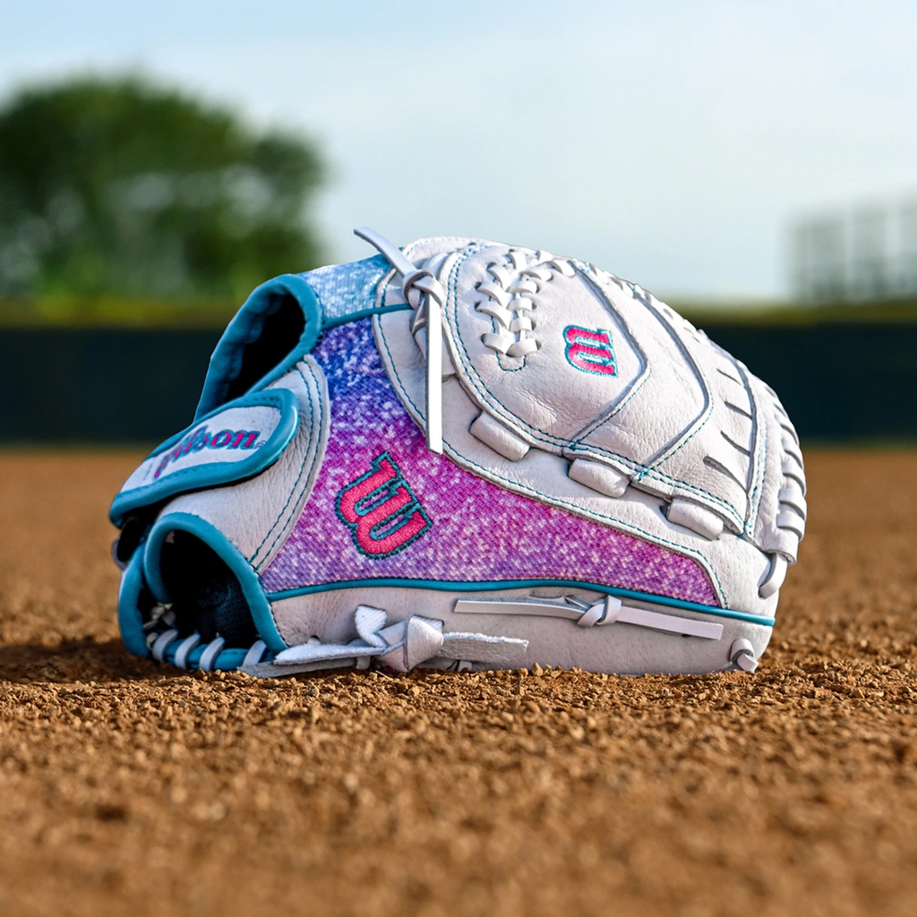Wilson Flash 11" Youth Fastpitch Glove
